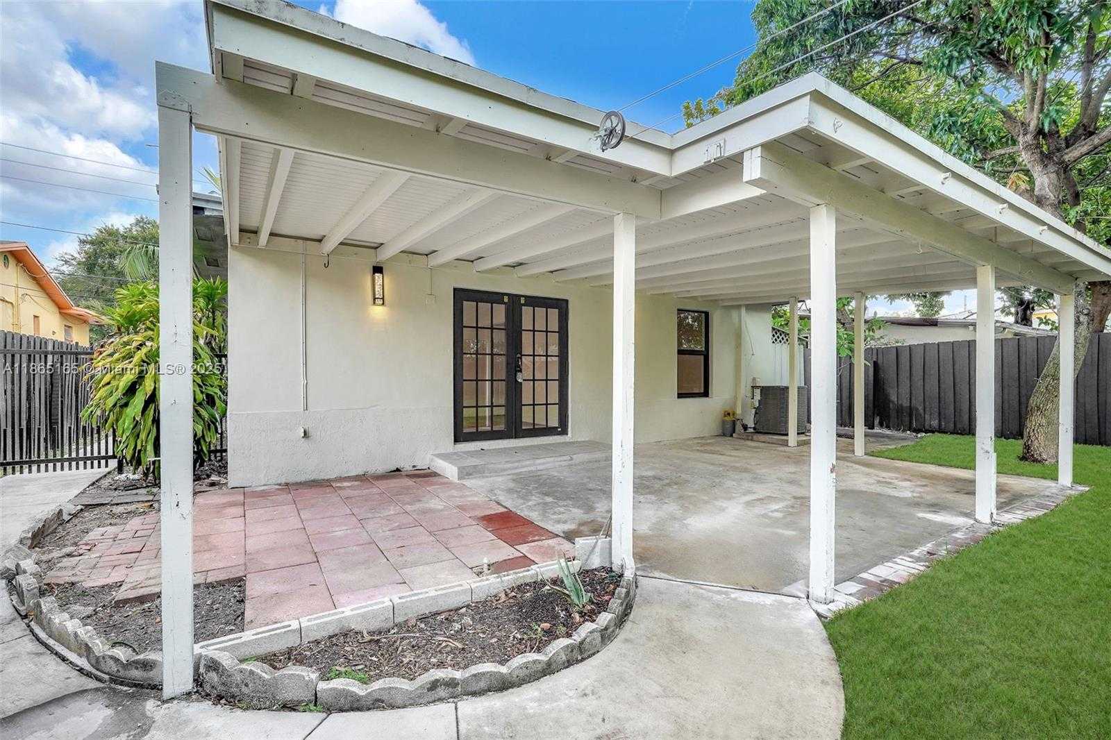 Small Image of 136 NORTH WEST 53, Miami Number 68