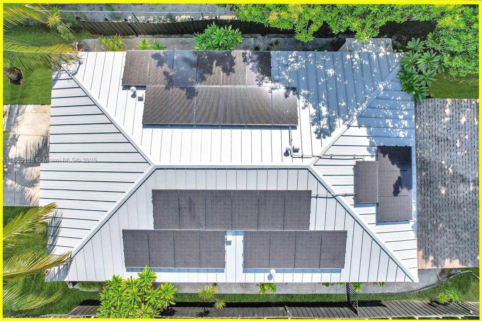 Small Image of 136 NORTH WEST 53, Miami Number 75