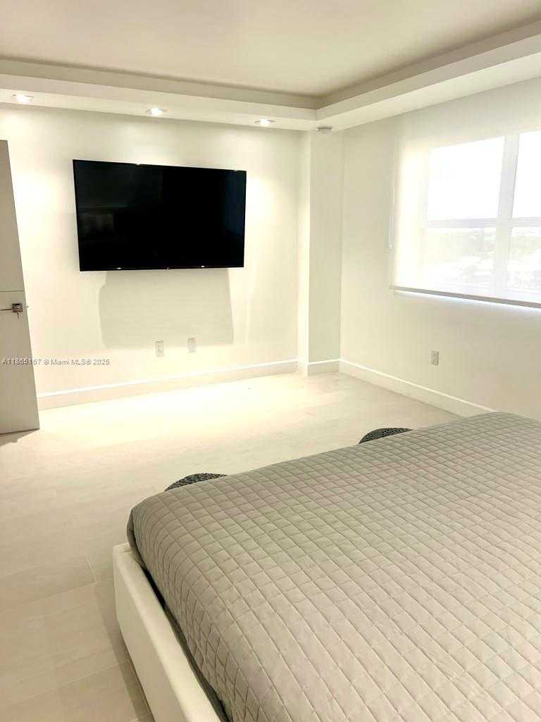Small Image of 10185 COLLINS AVE #902, Bal Harbour Number 13