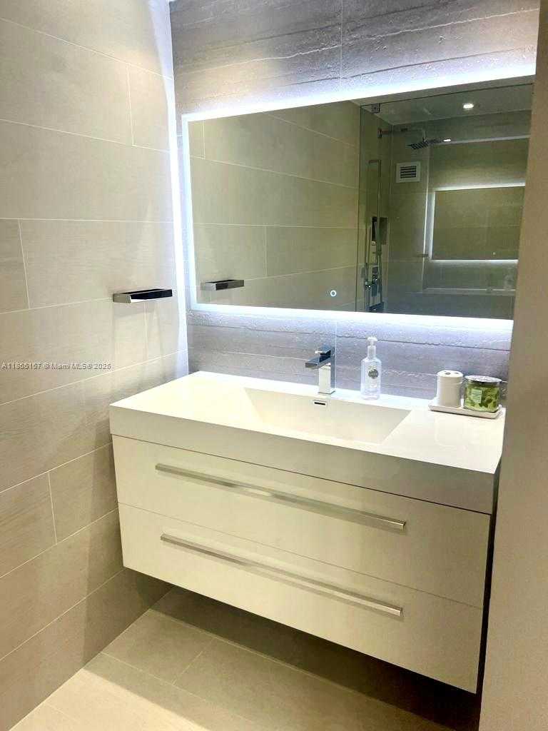 Small Image of 10185 COLLINS AVE #902, Bal Harbour Number 21
