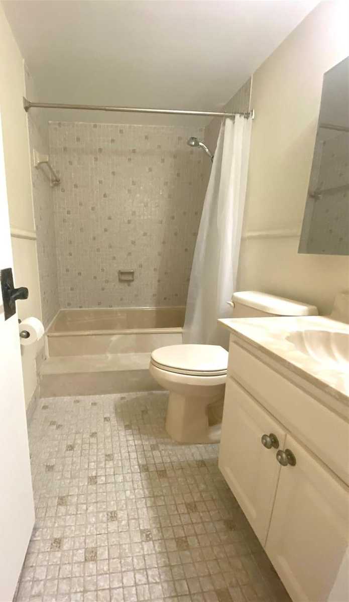 Small Image of 13953 KENDALE LAKES CIR #210B, Miami Number 11