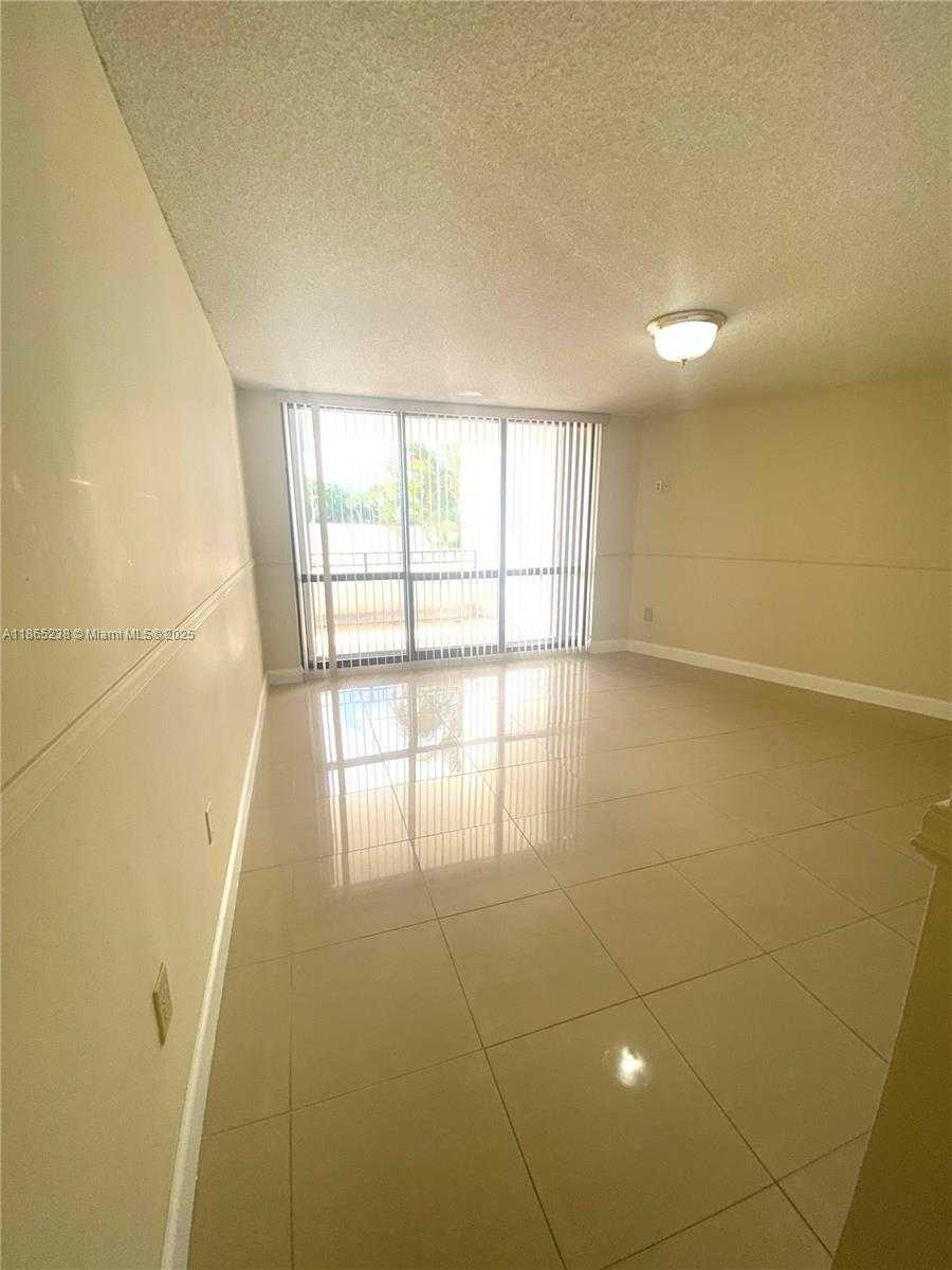 Small Image of 13953 KENDALE LAKES CIR #210B, Miami Number 13