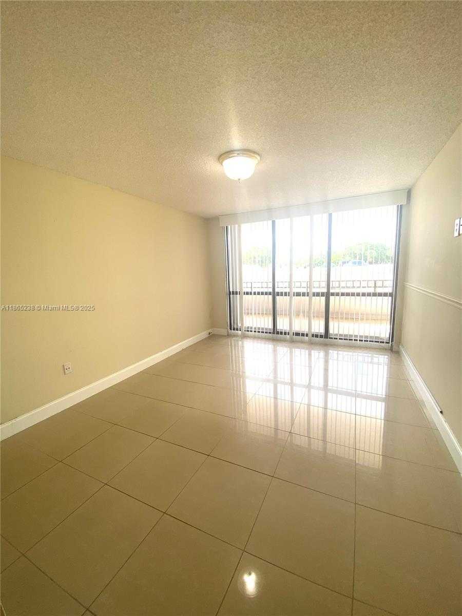 Small Image of 13953 KENDALE LAKES CIR #210B, Miami Number 14