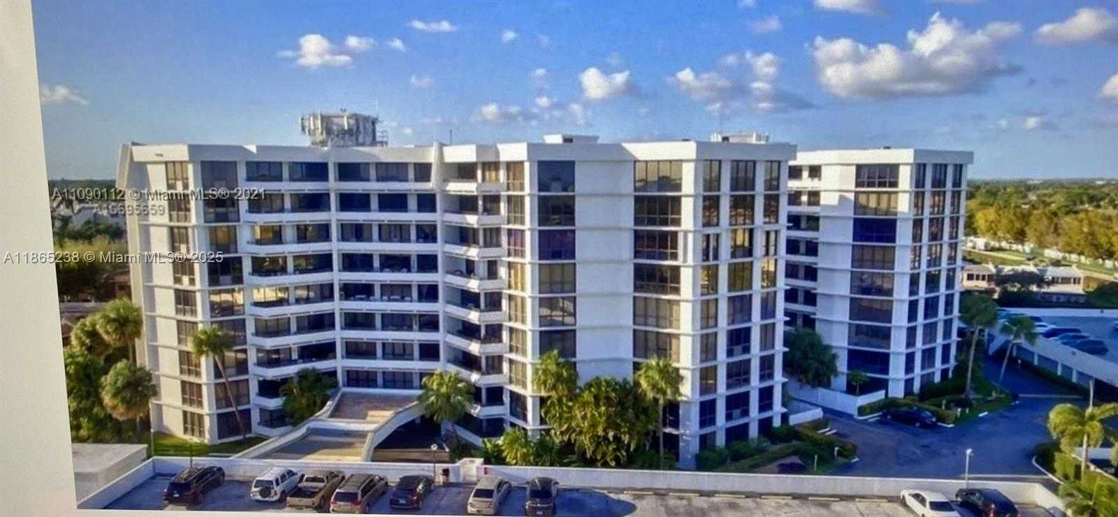 Small Image of 13953 KENDALE LAKES CIR #210B, Miami Number 24