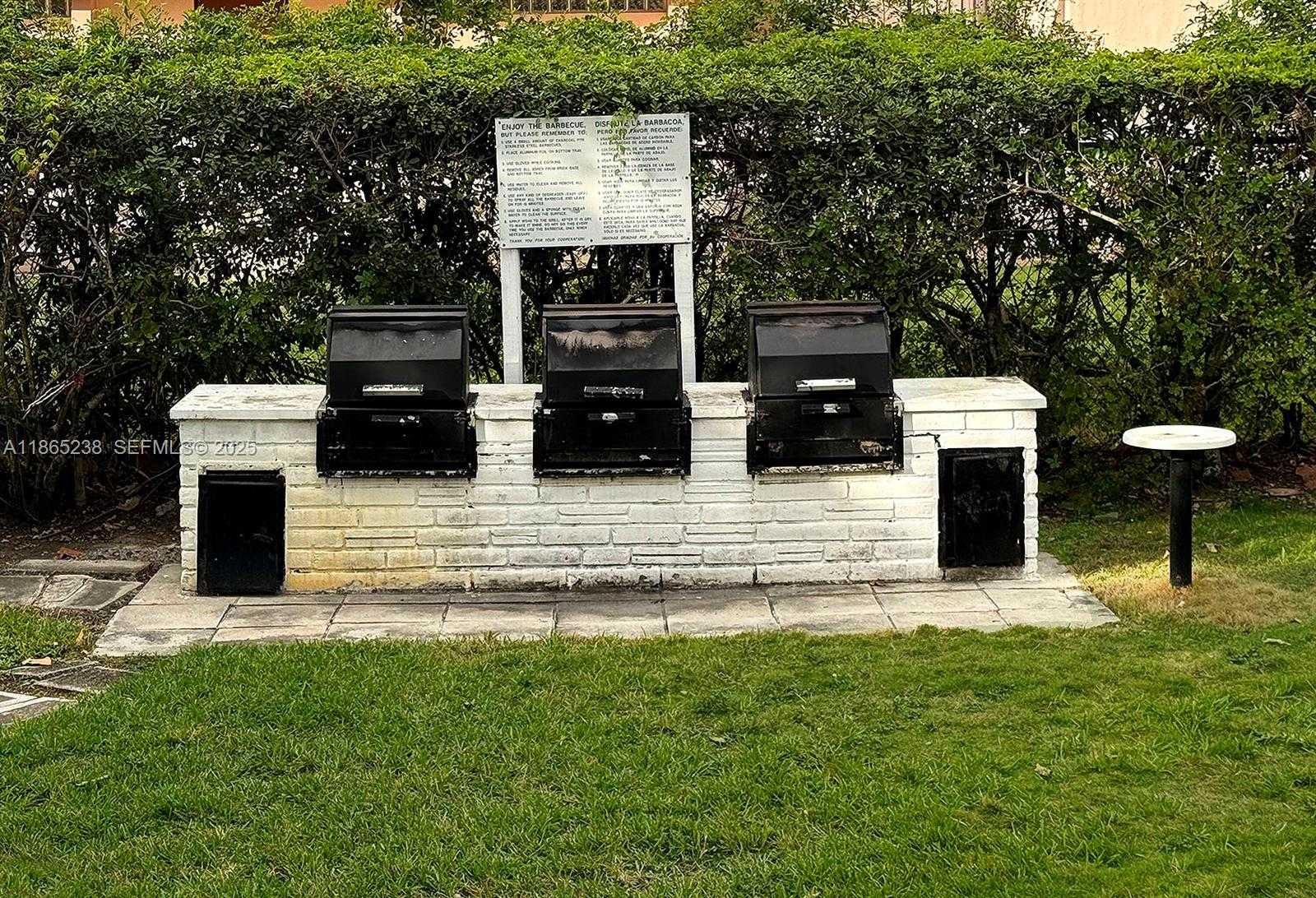 Small Image of 13953 KENDALE LAKES CIR #210B, Miami Number 36