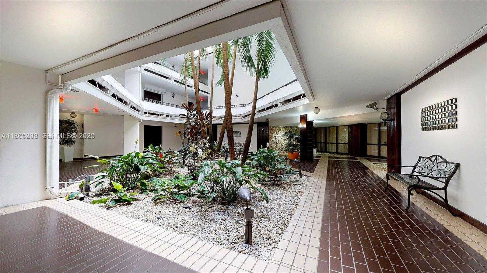 Small Image of 13953 KENDALE LAKES CIR #210B, Miami Number 50