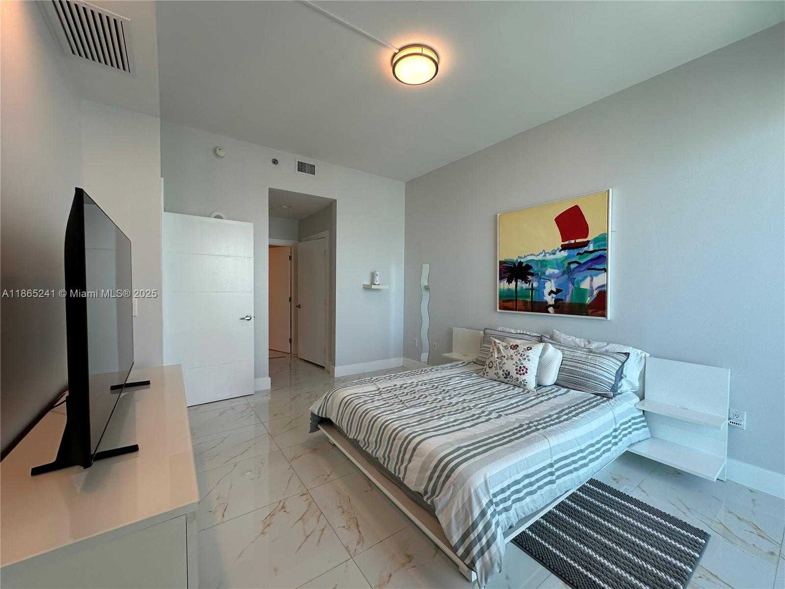 Small Image of 950 BRICKELL BAY DR #5106, Miami Number 21