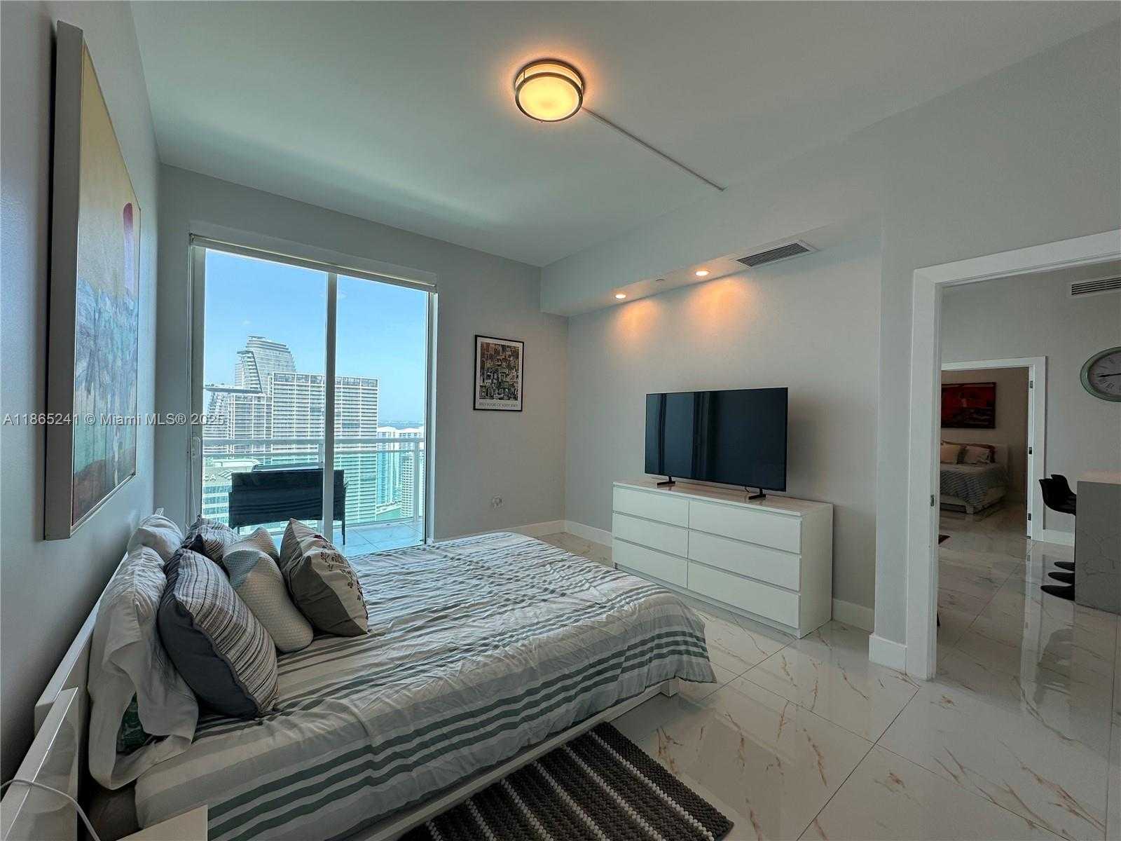 Small Image of 950 BRICKELL BAY DR #5106, Miami Number 24