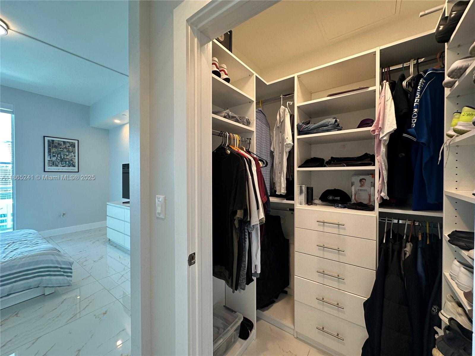 Small Image of 950 BRICKELL BAY DR #5106, Miami Number 25