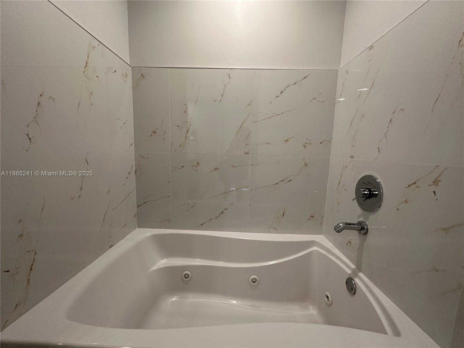 Small Image of 950 BRICKELL BAY DR #5106, Miami Number 29