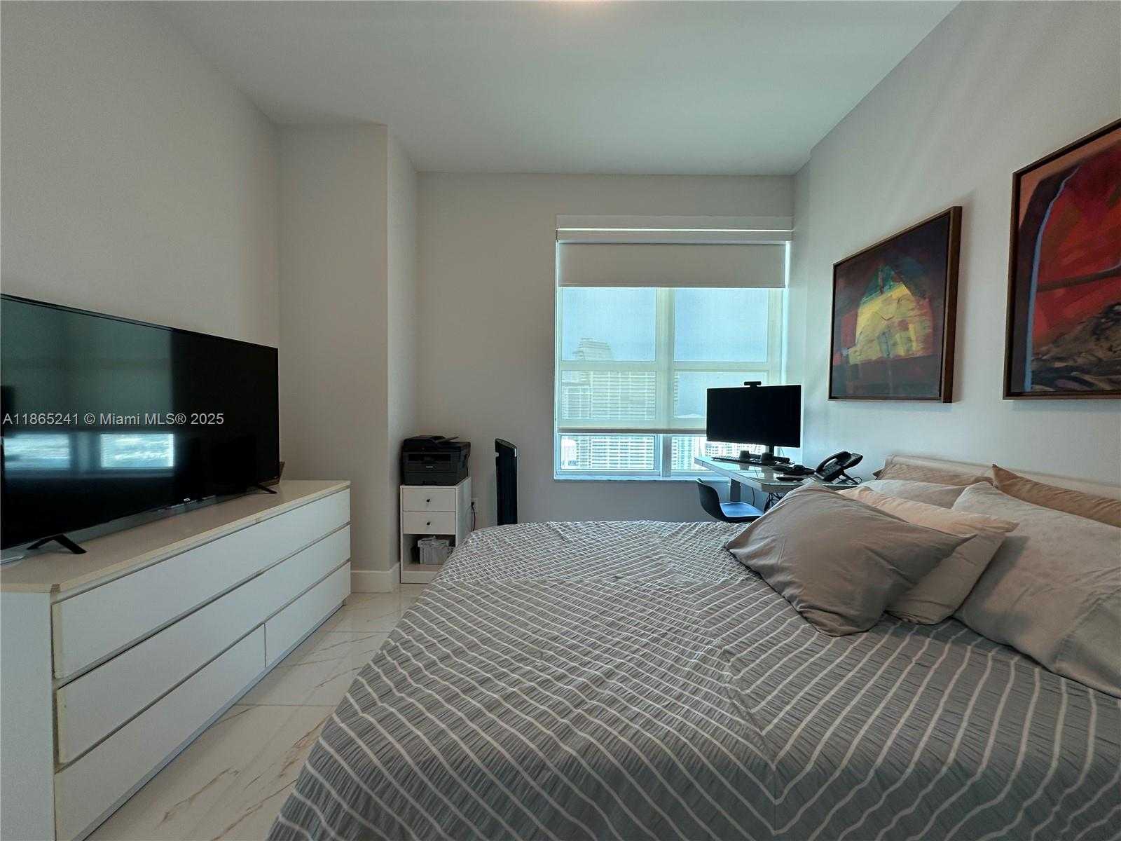 Small Image of 950 BRICKELL BAY DR #5106, Miami Number 35