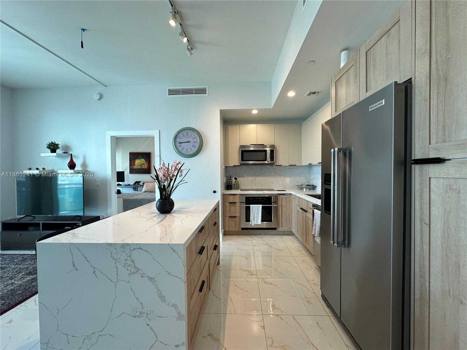 Small Image of 950 BRICKELL BAY DR #5106, Miami Number 5