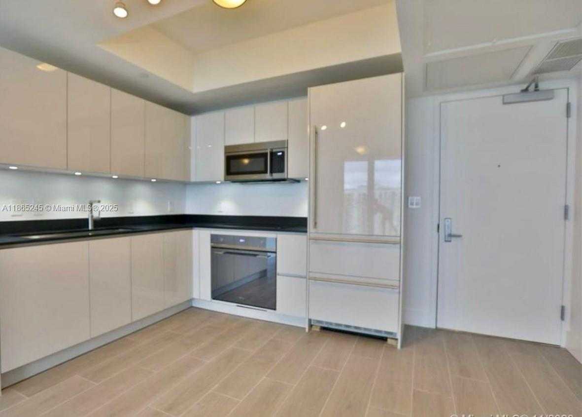 Small Image of 1010 BRICKELL AVE #3307, Miami Number 19