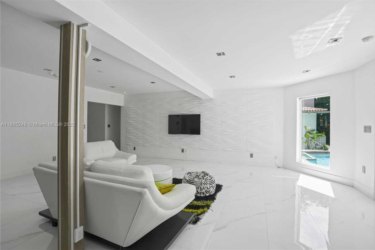 Small Image of 1436 MANTUA #None, Coral Gables Number 23