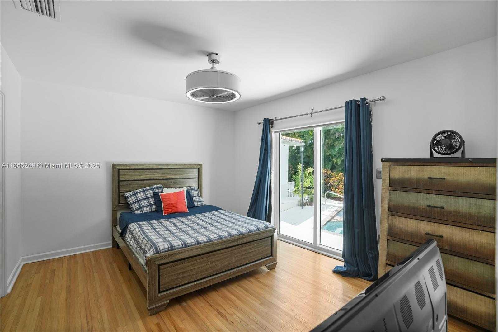Small Image of 1436 MANTUA #None, Coral Gables Number 34
