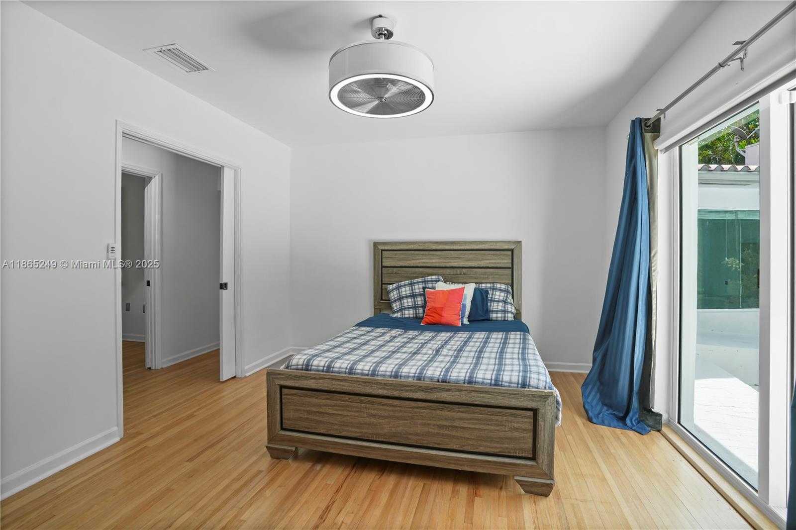 Small Image of 1436 MANTUA #None, Coral Gables Number 35