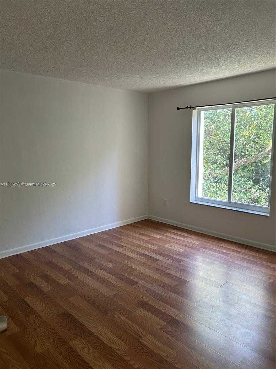 Small Image of 2201 BRICKELL AVE #69, Miami Number 5