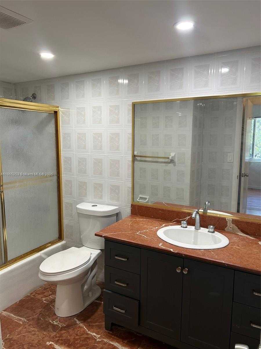 Small Image of 2201 BRICKELL AVE #69, Miami Number 6
