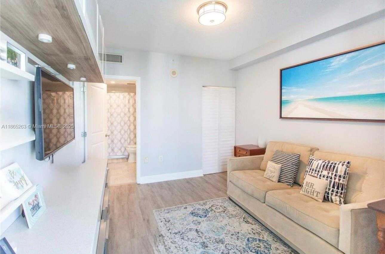 Small Image of 1250 SOUTH MIAMI AVE #3504, Miami Number 6