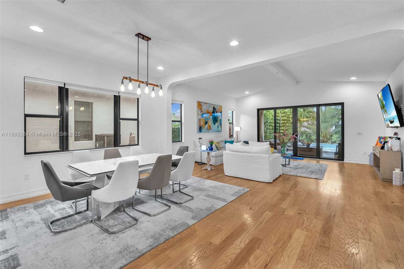 Small Image of 1281 SOUTH WEST 113TH WAY #1281, Pembroke Pines Number 10