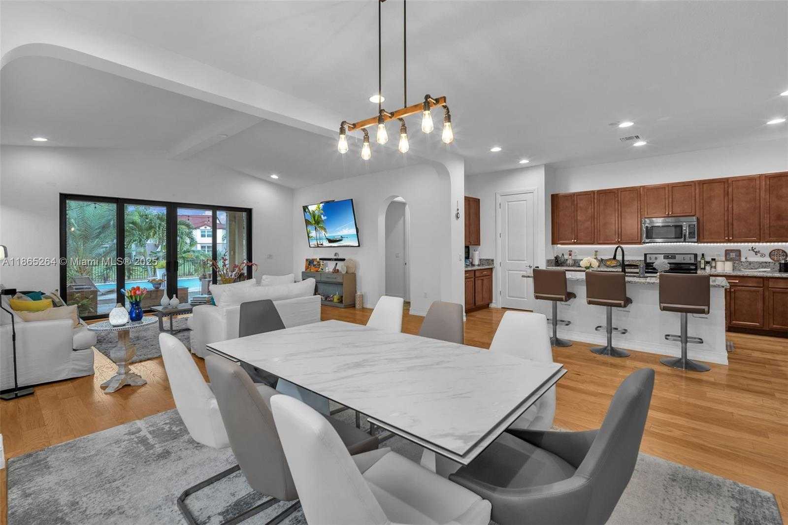 Small Image of 1281 SOUTH WEST 113TH WAY #1281, Pembroke Pines Number 11