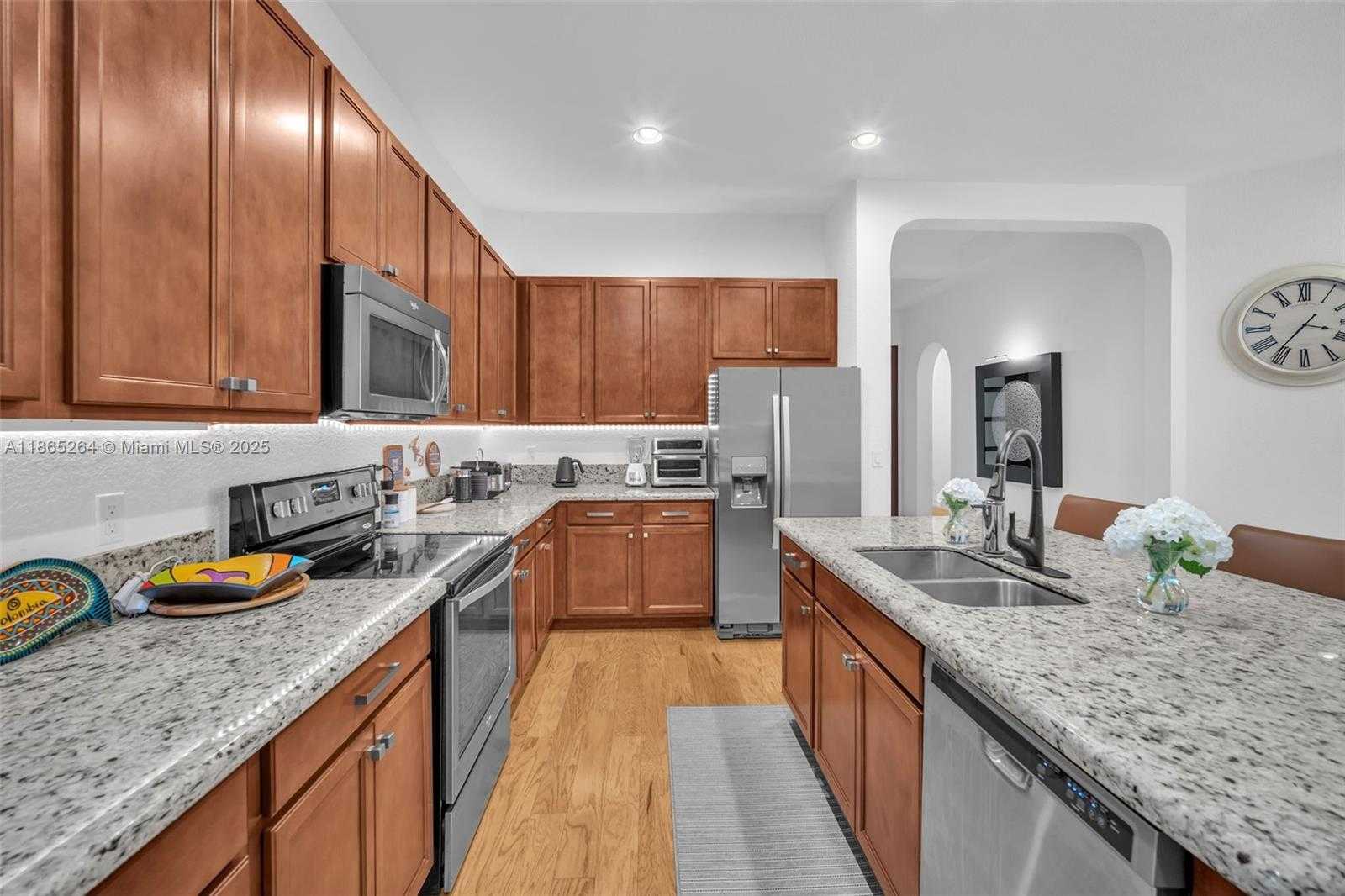 Small Image of 1281 SOUTH WEST 113TH WAY #1281, Pembroke Pines Number 13