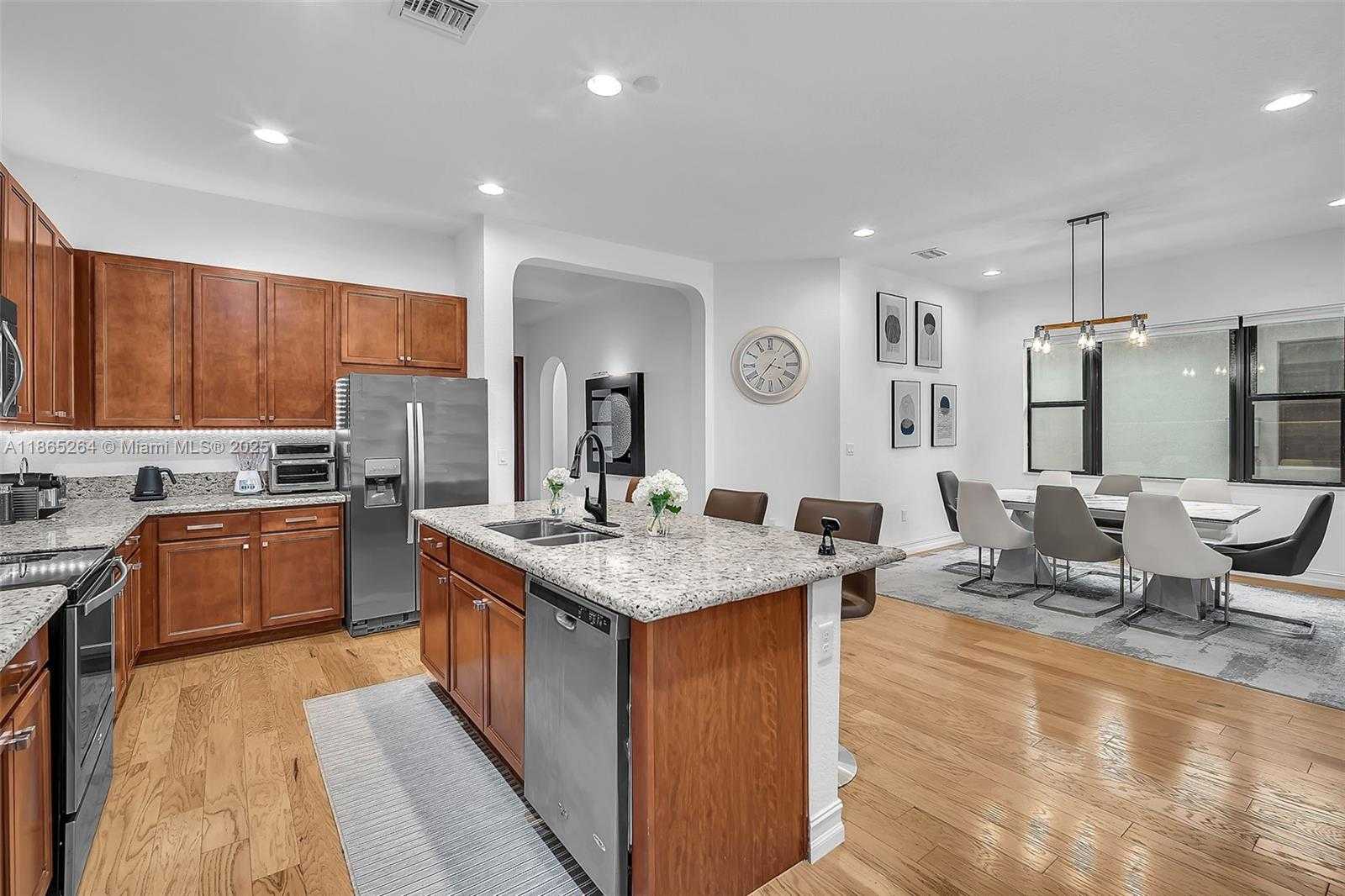 Small Image of 1281 SOUTH WEST 113TH WAY #1281, Pembroke Pines Number 15