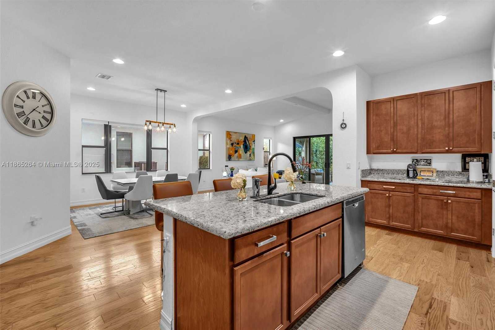 Small Image of 1281 SOUTH WEST 113TH WAY #1281, Pembroke Pines Number 16