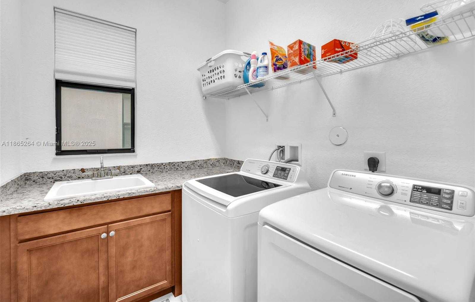 Small Image of 1281 SOUTH WEST 113TH WAY #1281, Pembroke Pines Number 25