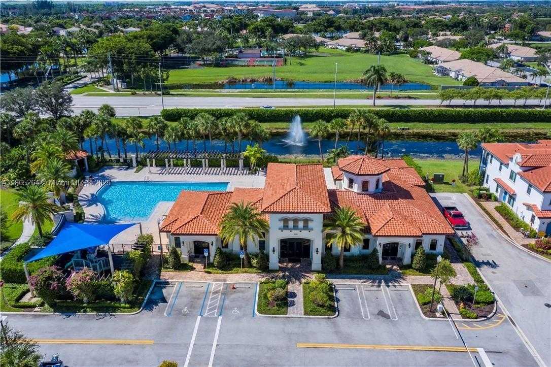 Small Image of 1281 SOUTH WEST 113TH WAY #1281, Pembroke Pines Number 32