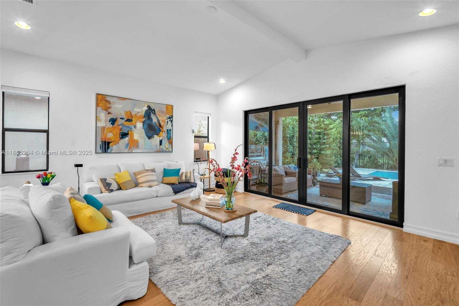 Small Image of 1281 SOUTH WEST 113TH WAY #1281, Pembroke Pines Number 6