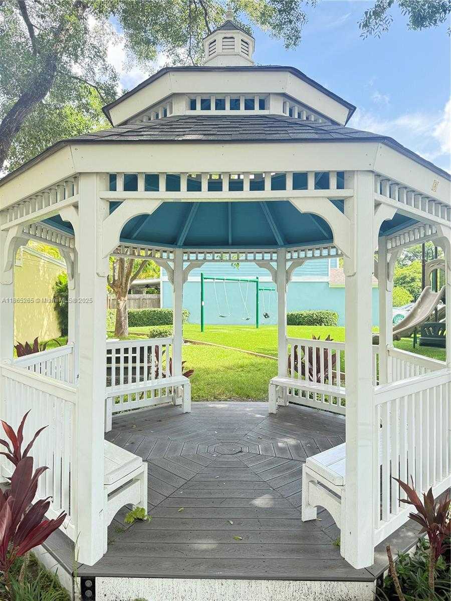 Small Image of 11637 SOUTH WEST 117TH CT, Miami Number 13