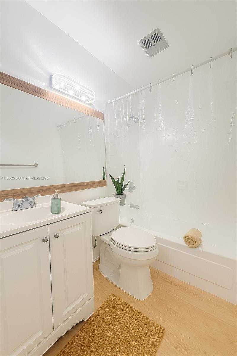 Small Image of 11637 SOUTH WEST 117TH CT, Miami Number 7
