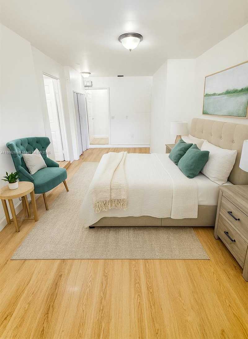 Small Image of 11637 SOUTH WEST 117TH CT, Miami Number 8