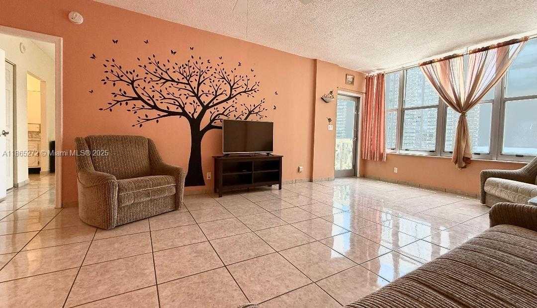 Small Image of 1817 SOUTH OCEAN DR #PH27, Hallandale Beach Number 10