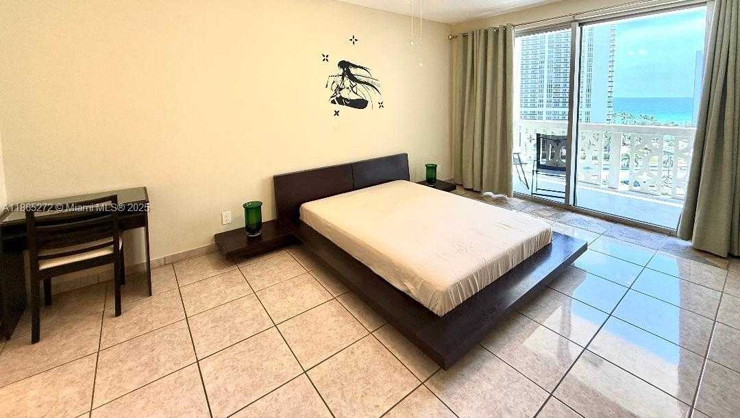 Small Image of 1817 SOUTH OCEAN DR #PH27, Hallandale Beach Number 11