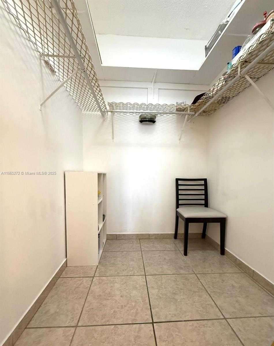 Small Image of 1817 SOUTH OCEAN DR #PH27, Hallandale Beach Number 17