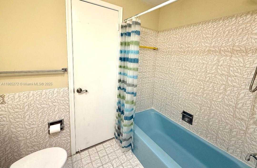 Small Image of 1817 SOUTH OCEAN DR #PH27, Hallandale Beach Number 20