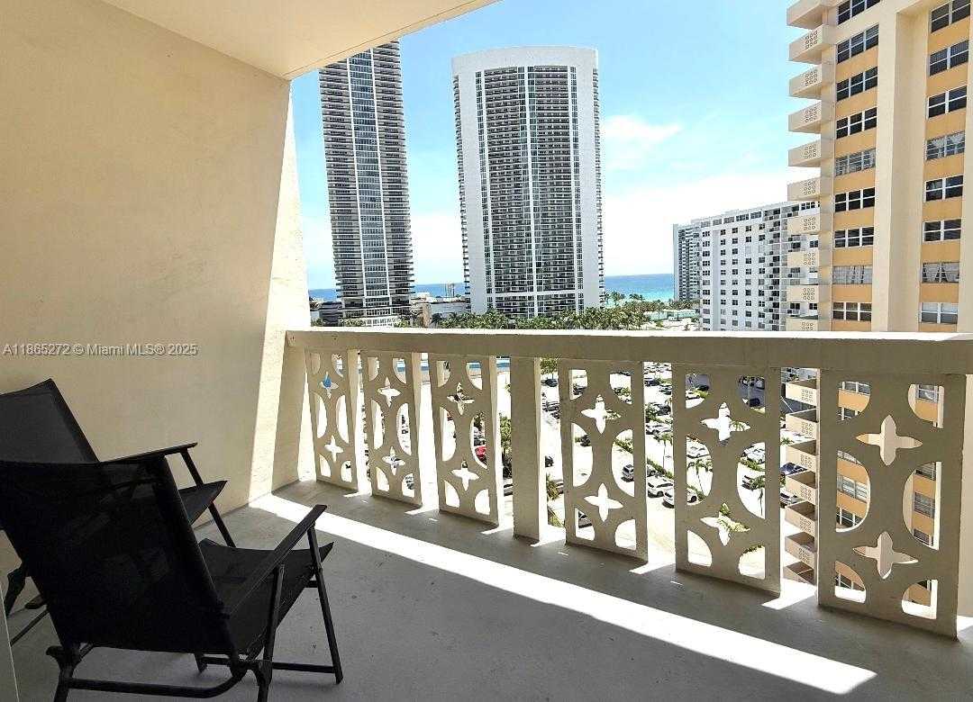 Small Image of 1817 SOUTH OCEAN DR #PH27, Hallandale Beach Number 3