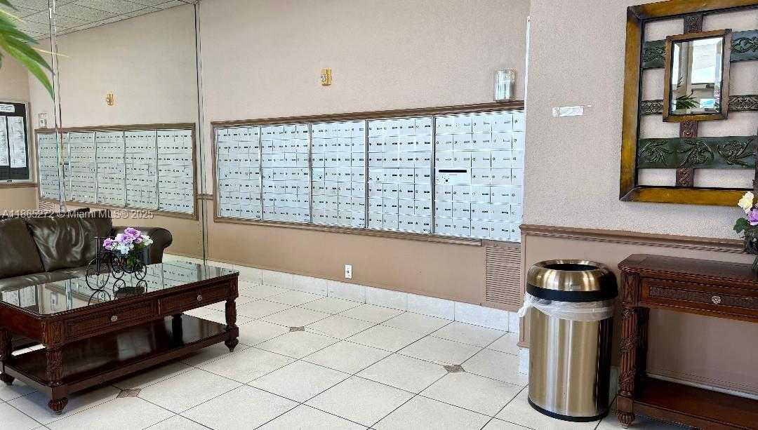 Small Image of 1817 SOUTH OCEAN DR #PH27, Hallandale Beach Number 30