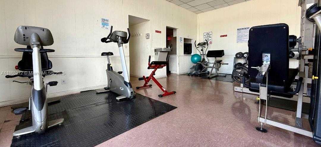Small Image of 1817 SOUTH OCEAN DR #PH27, Hallandale Beach Number 31