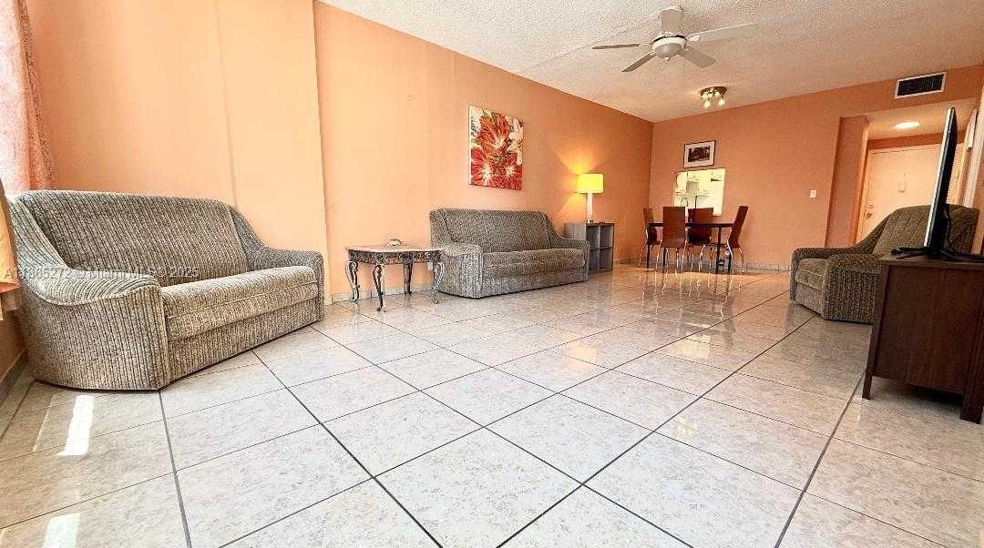 Small Image of 1817 SOUTH OCEAN DR #PH27, Hallandale Beach Number 5