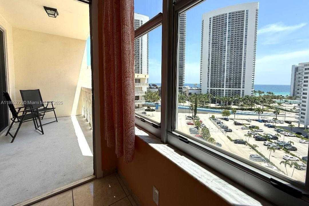 Small Image of 1817 SOUTH OCEAN DR #PH27, Hallandale Beach Number 6