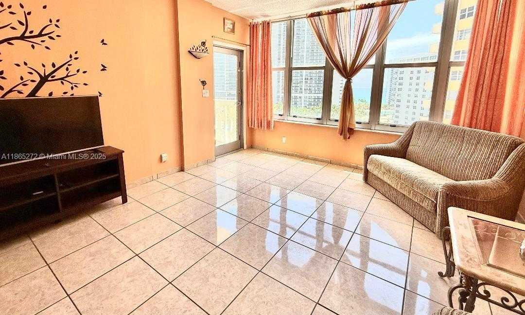 Small Image of 1817 SOUTH OCEAN DR #PH27, Hallandale Beach Number 9