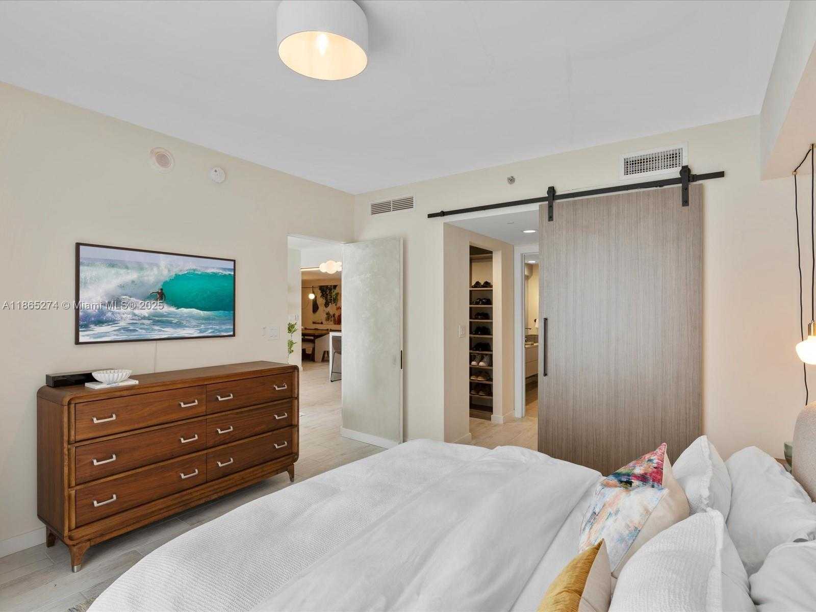 Small Image of 465 BRICKELL AVE #4905, Miami Number 28