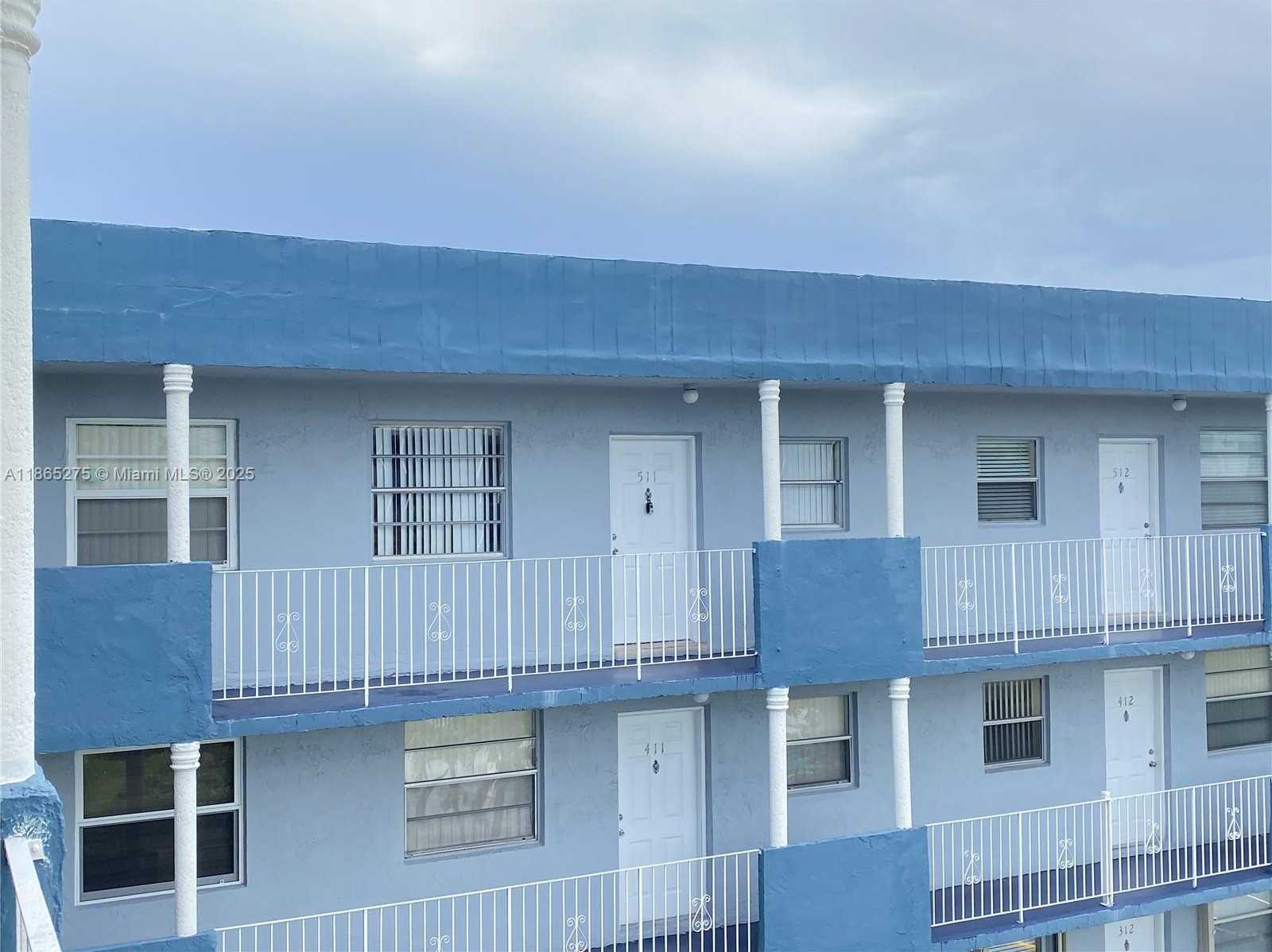 Small Image of 1655 WEST 44TH PL #511, Hialeah Number 5