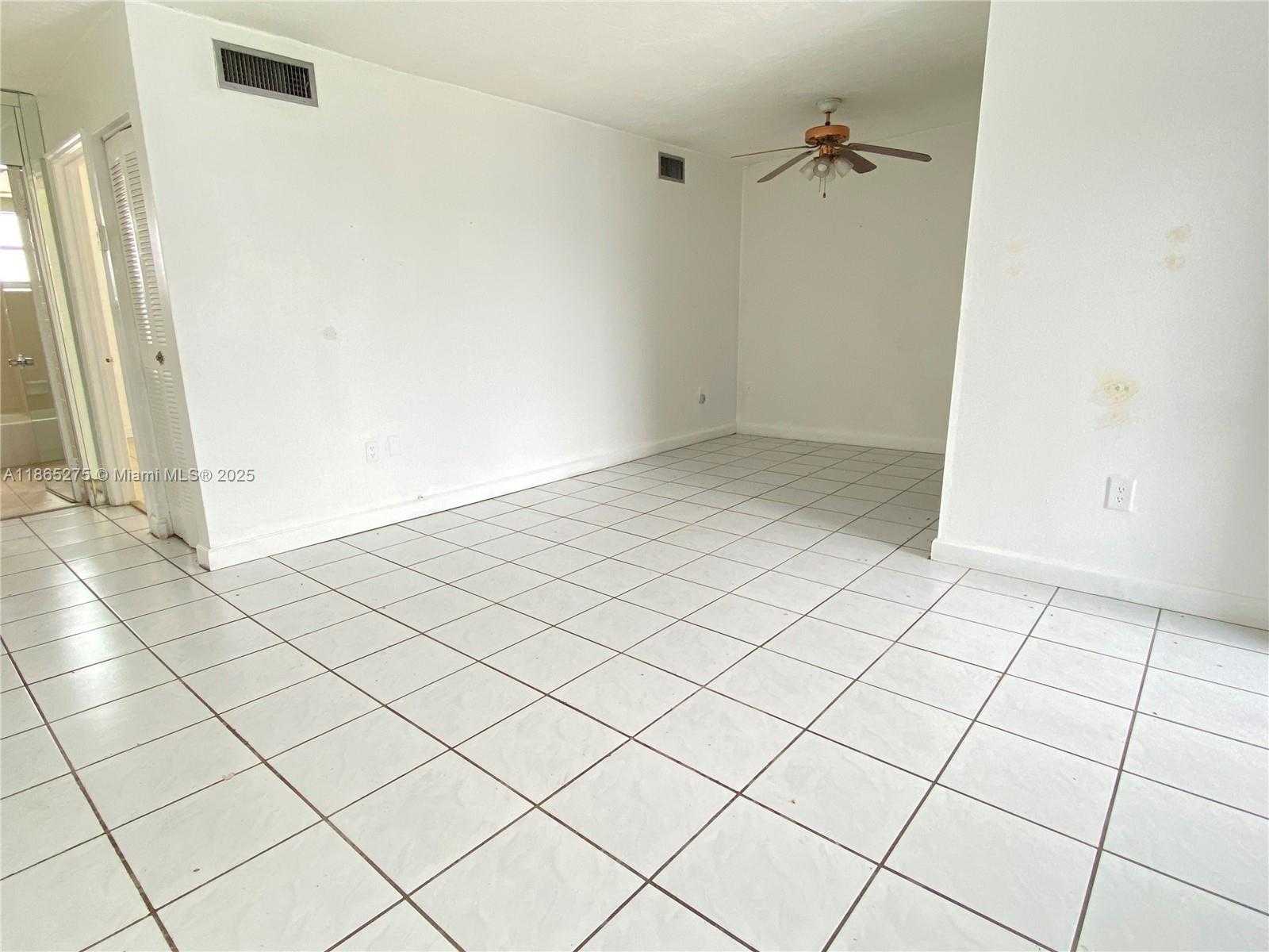 Small Image of 1655 WEST 44TH PL #511, Hialeah Number 7