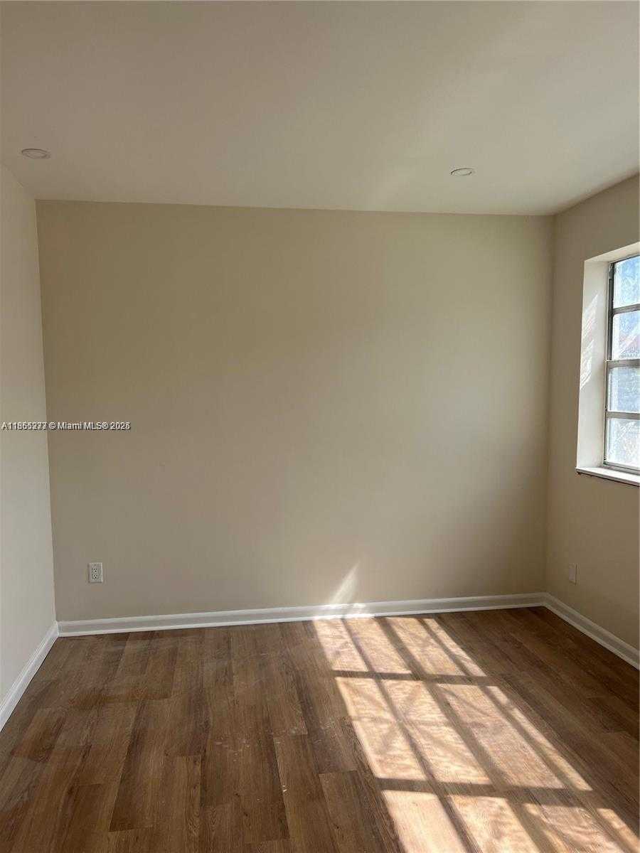 Small Image of 315 83RD ST #10, Miami Beach Number 4