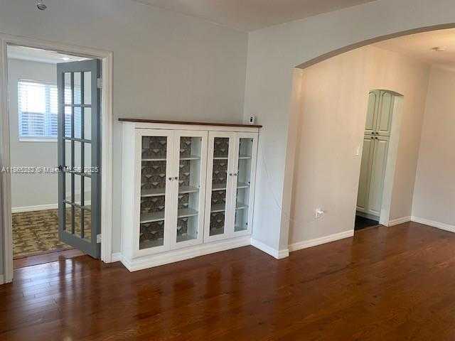 Small Image of 3031 SOUTH WEST 4TH ST, Miami Number 6