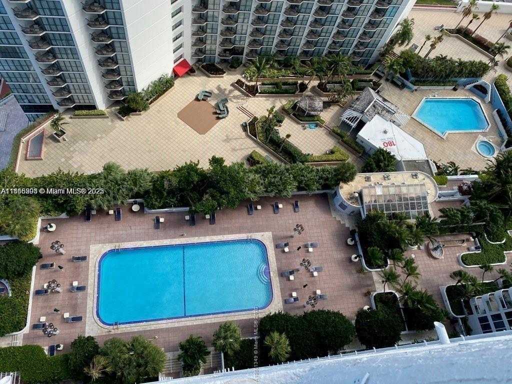 Small Image of 1717 NORTH BAYSHORE DR #3246, Miami Number 4